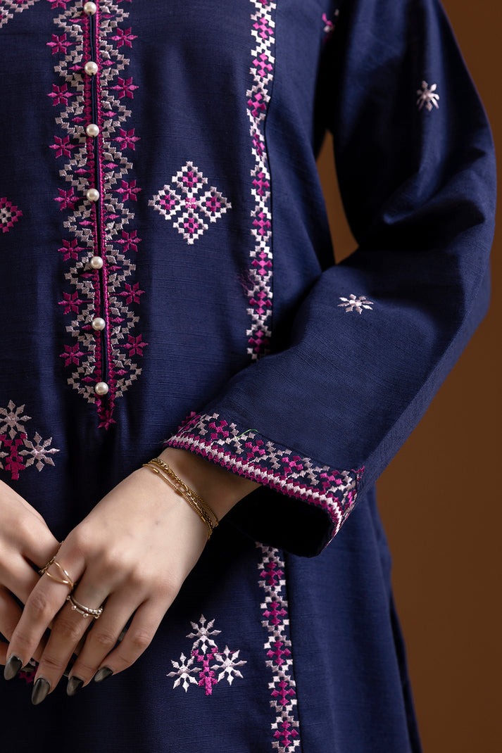 Embroidered Kurta Dupatta Trouser (4)